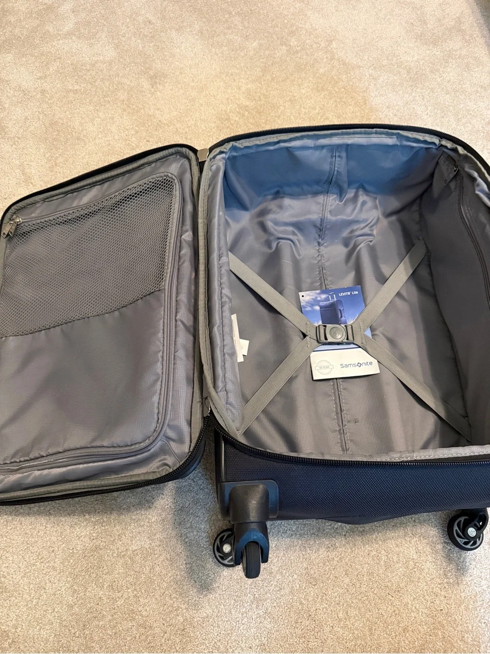 Samsonite compact carry